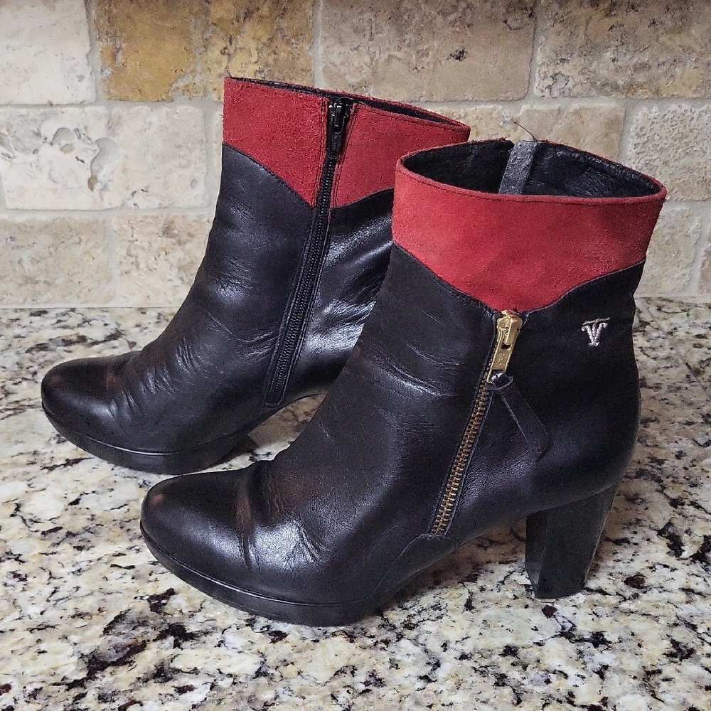 Vitti Love Women's Leather Ankle Boots